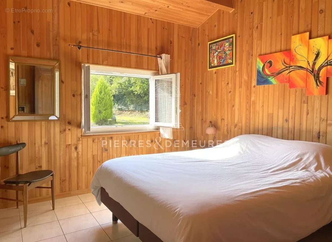 Maison à SAINT-BONNET-TRONCAIS