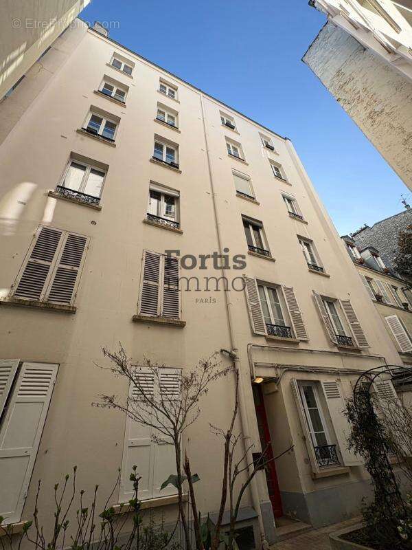 Appartement à PARIS-7E