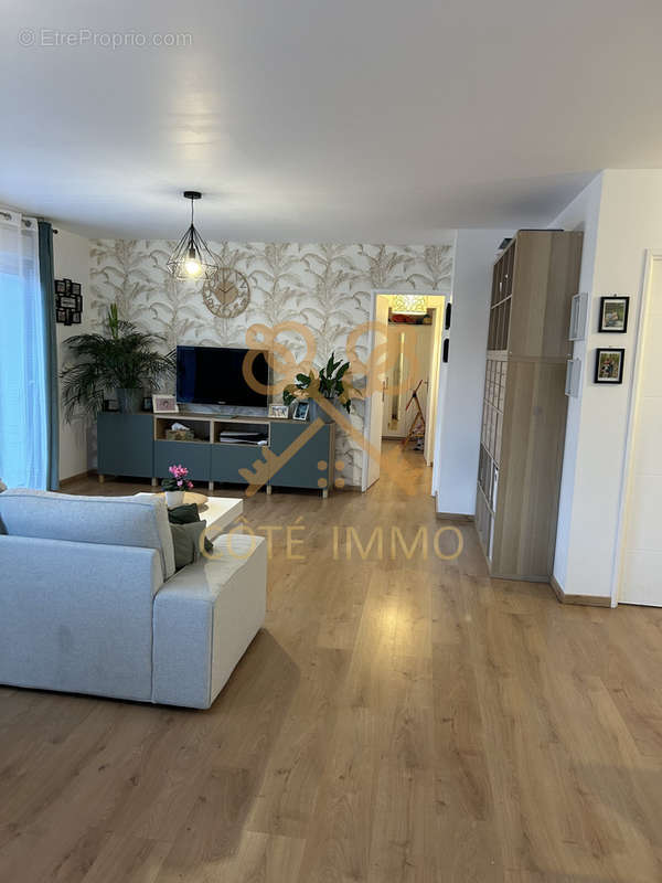 Maison à OSTRICOURT