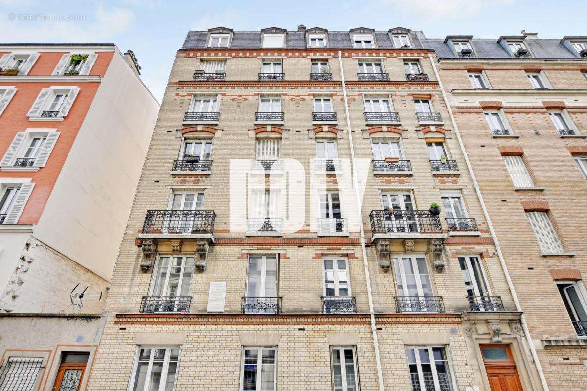 Appartement à PARIS-17E