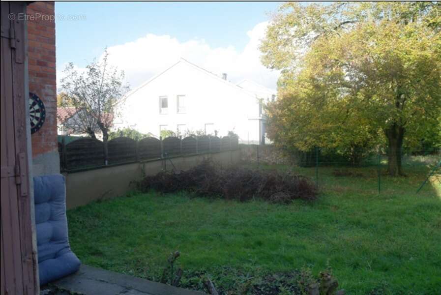 Terrain à SAULX-LES-CHARTREUX