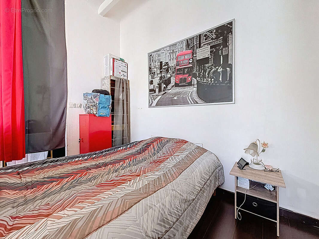Appartement à MARSEILLE-4E