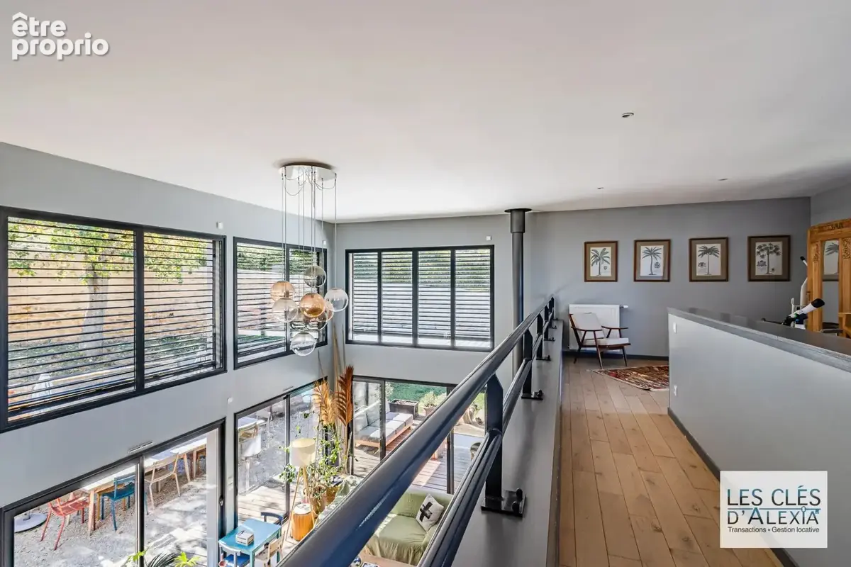 Saint-romain-au-mont-d’or – maison contemporaine aux volumes remarquables, jardin et piscine - photo 15