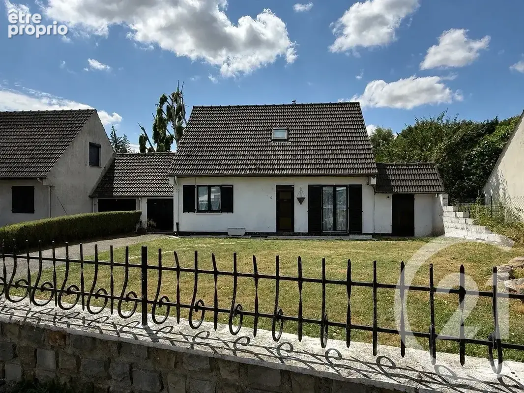 Maison à SAINT-QUENTIN