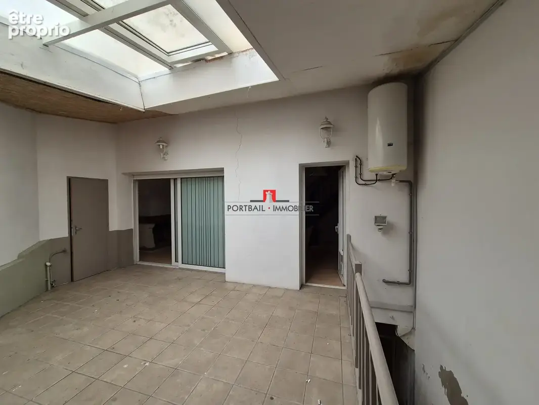 Appartement 380 m² à Blaye  - photo 9