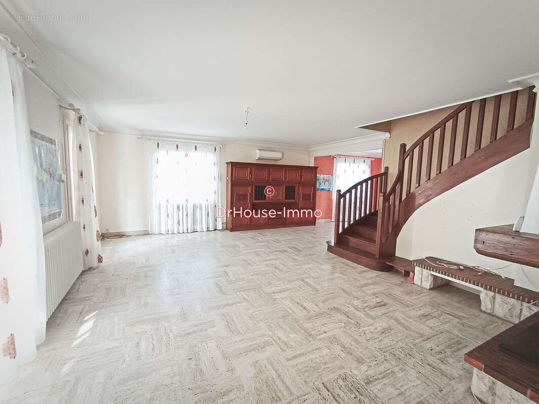 Maison 171 m² à Thouars  - photo 30