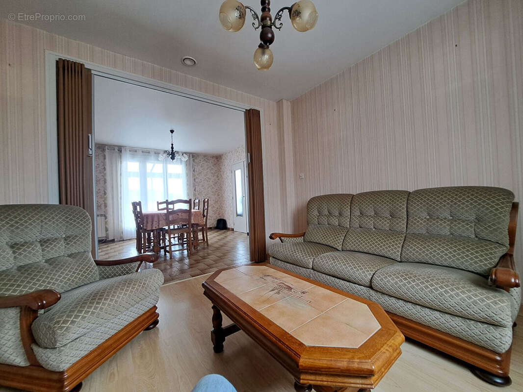 Maison à DANGE-SAINT-ROMAIN