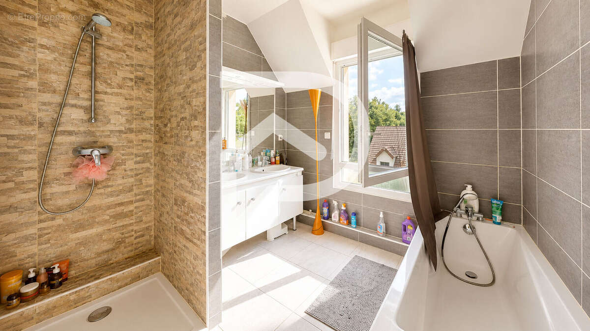 A Vendre Maison située à Orgeval de 6 pièces pour 142 m2 - photo 11