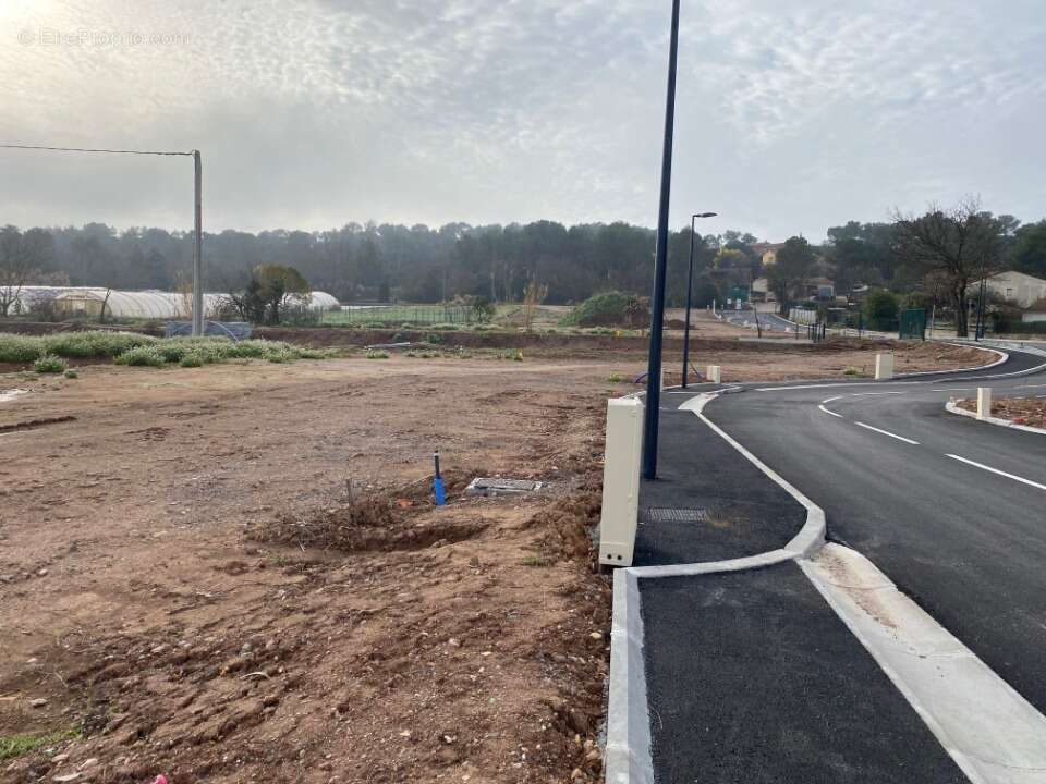 Terrain à CARNOULES