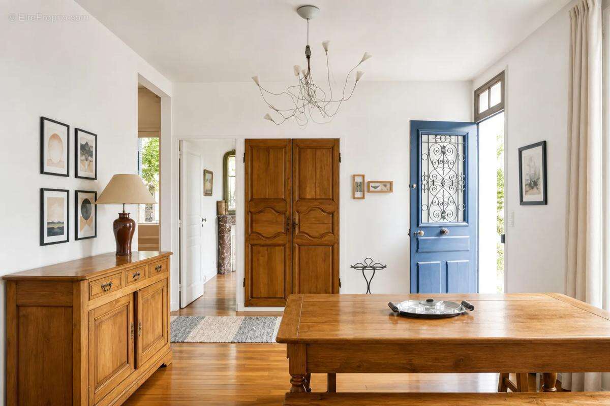 Charmante maison en meulière de 6 pièces avec jardin arboré - photo 2