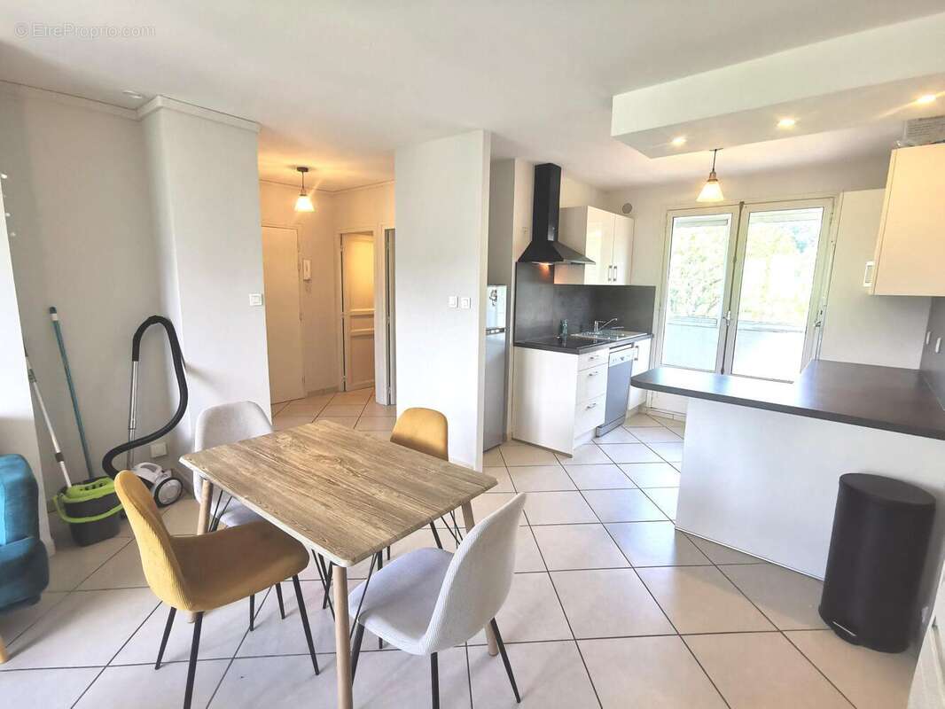 Appartement à SAINT-MARTIN-D&#039;HERES