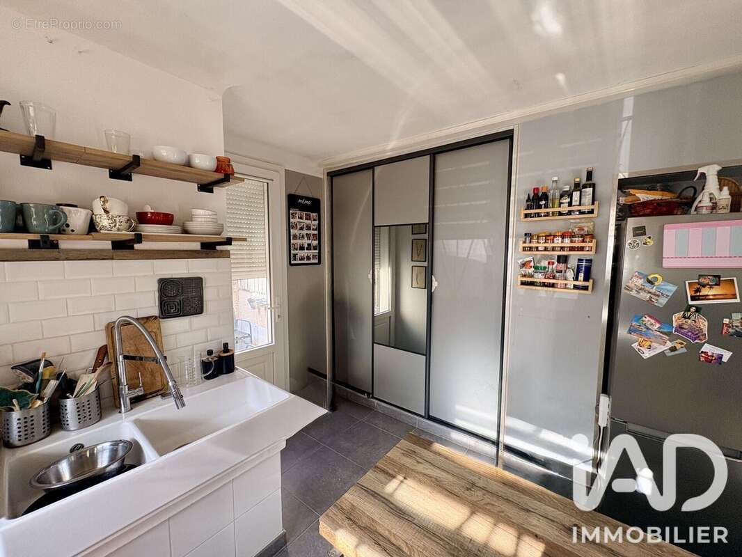 Maison 133 m² à Mehun-Sur-Yevre  - photo 4