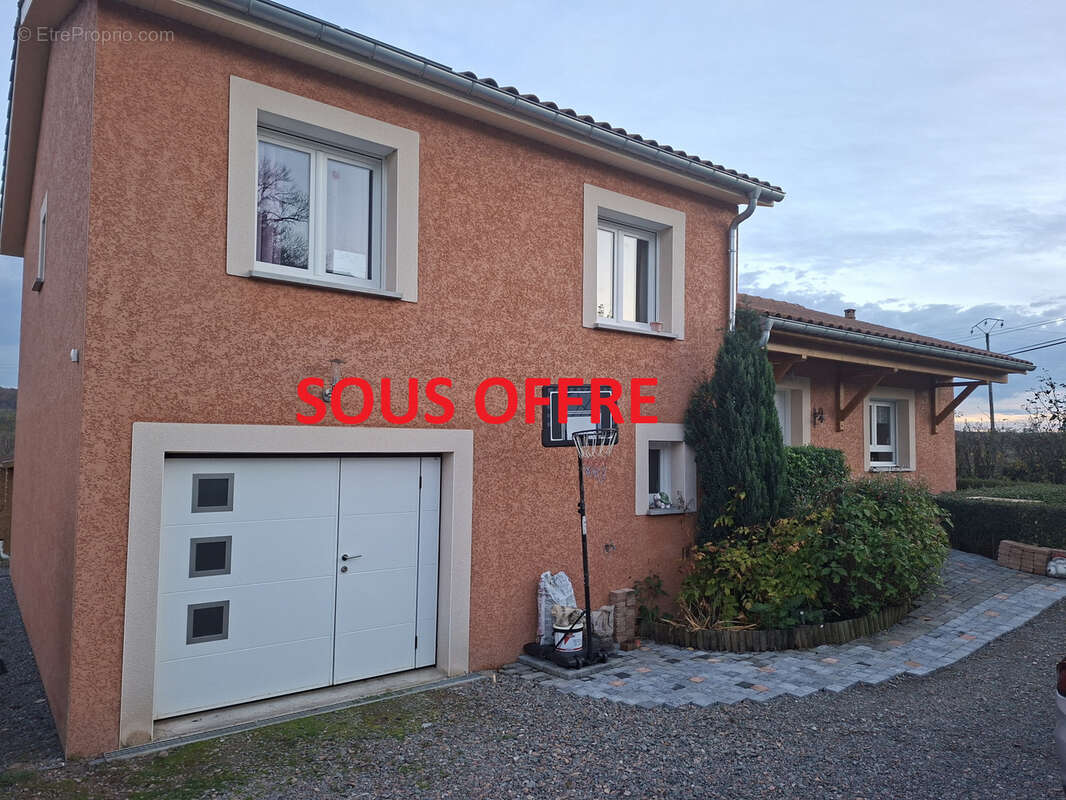 Maison à SAINT-DENIS-DE-CABANNE