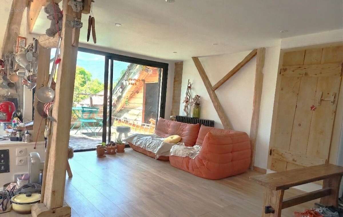 Maison 121 m² à La Roche-Des-Arnauds  - photo 3