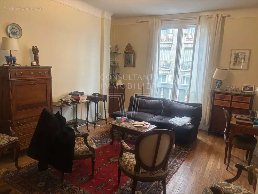 Appartement à PARIS-17E
