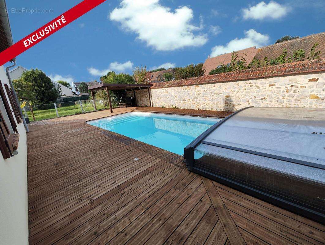 Maison à SIVRY-COURTRY