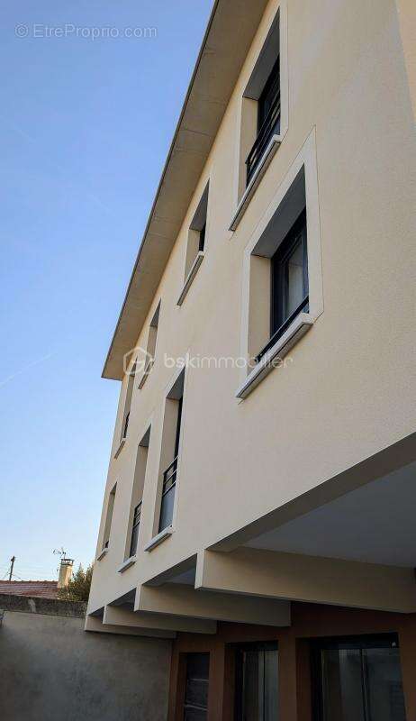 Appartement à PARAY-VIEILLE-POSTE