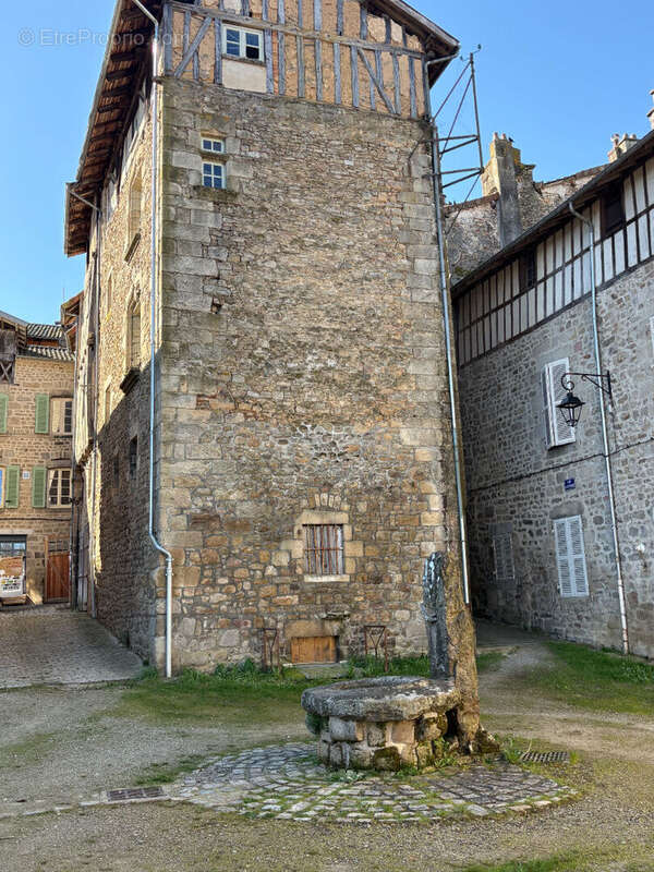 Maison à EYMOUTIERS