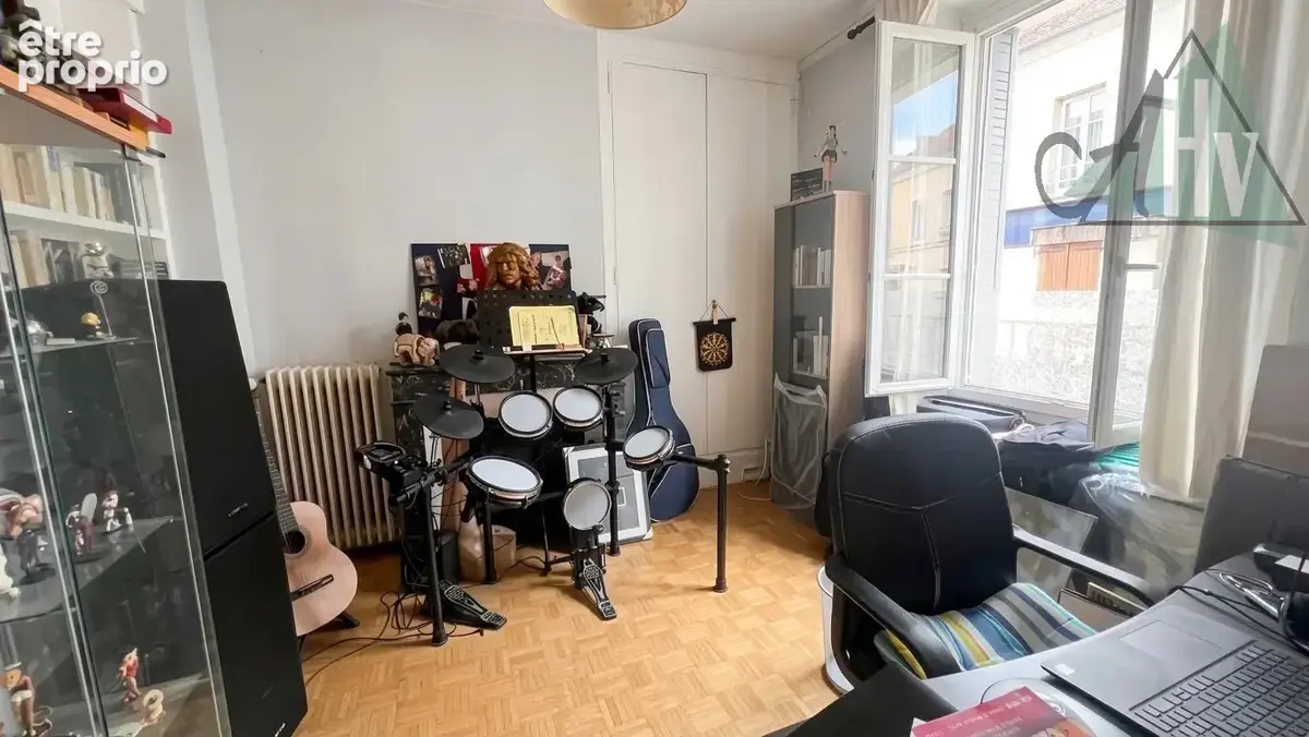 77 - Centre ville MONTEREAU-FLT-Yonne, maison 6 pièces avec jardin 322 m2 environ - photo 8