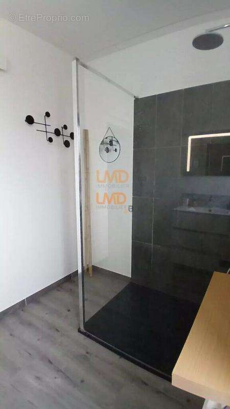 Maison à SALLES-CURAN