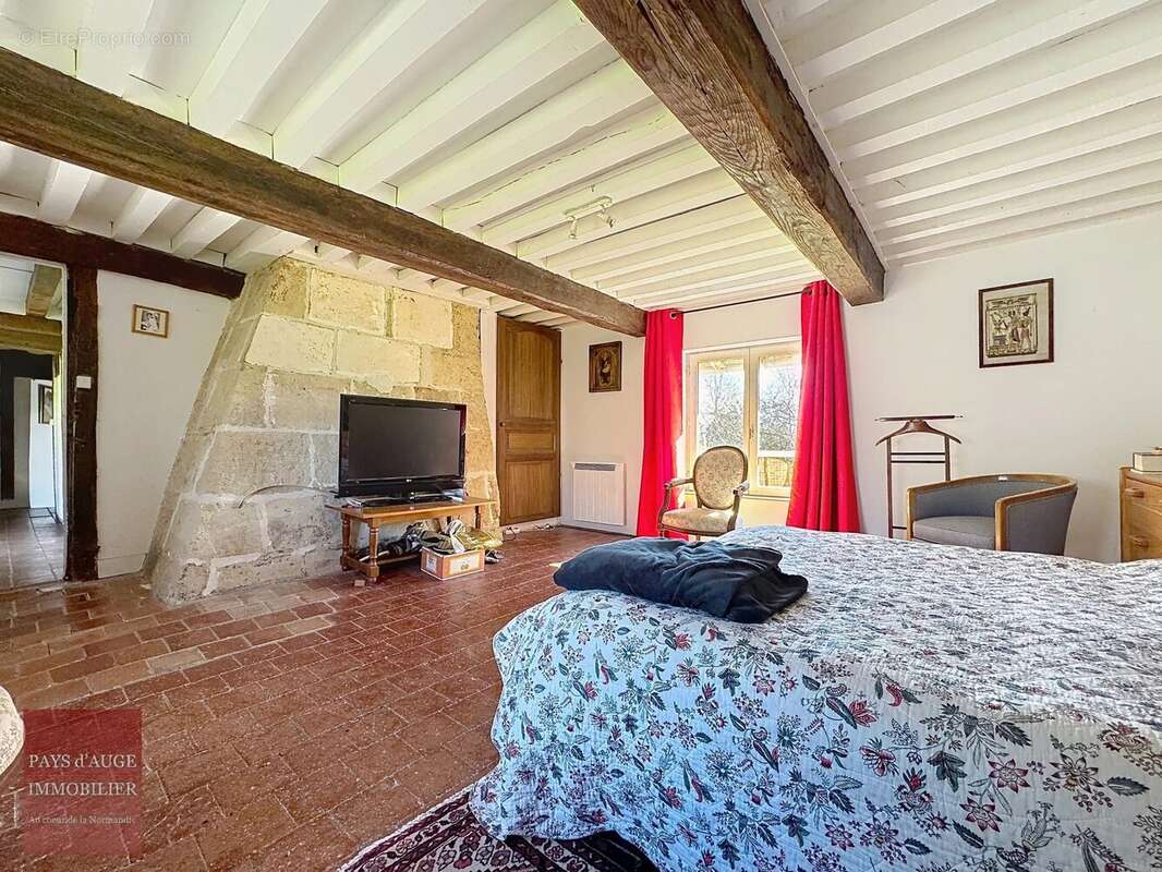 Maison à SAINT-GEORGES-EN-AUGE