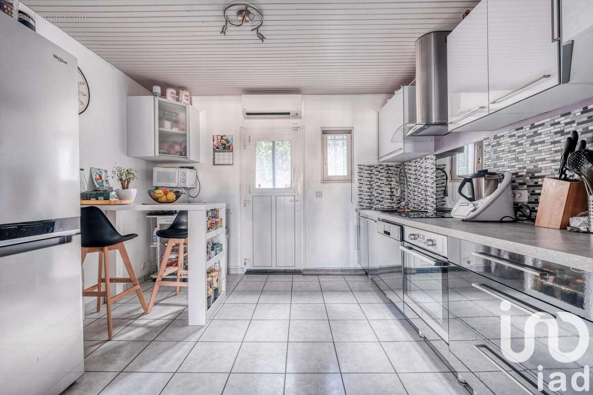 Photo 2 - Maison à MARLY-LA-VILLE