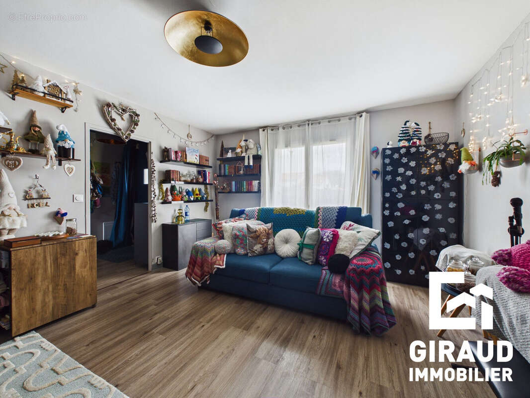 Maison à LOGE-FOUGEREUSE