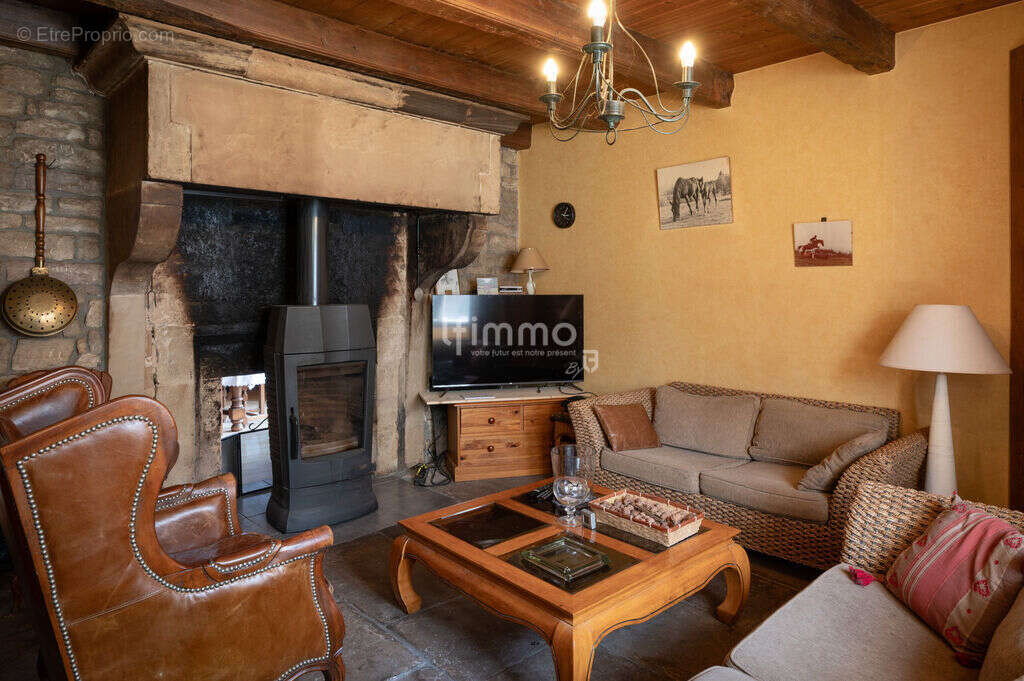 Maison à CHARMOIS-L'ORGUEILLEUX