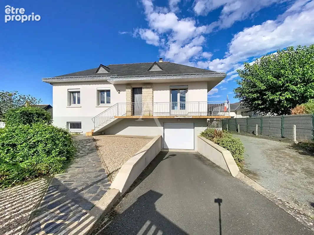 Maison à LA MEMBROLLE-SUR-LONGUENEE