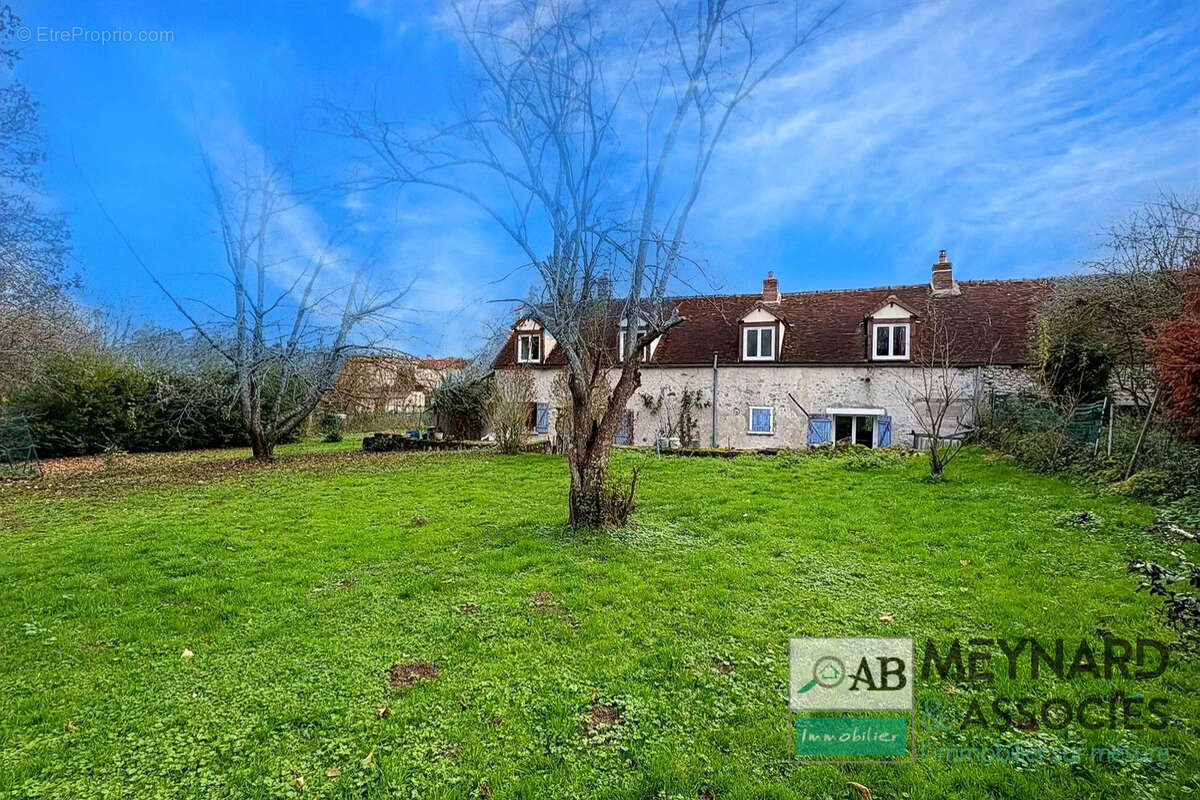 Maison à LESCHEROLLES