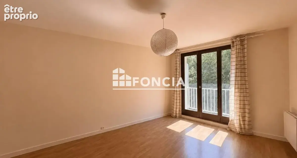 Studio – centre-ville – résidence de standing avec gardien - photo 2