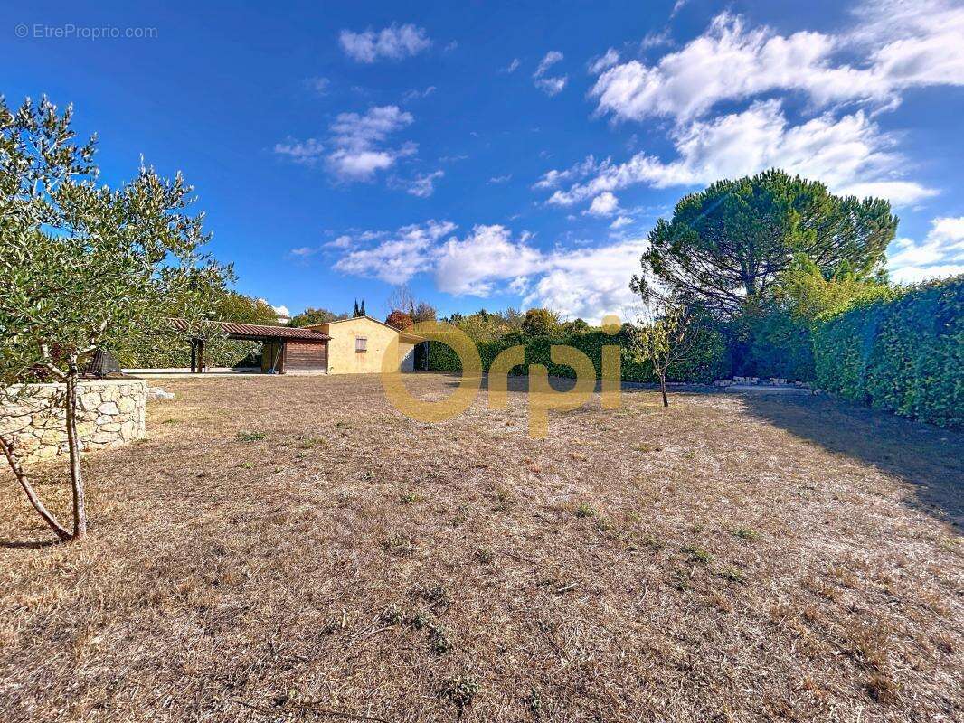 Maison à BAGNOLS-EN-FORET