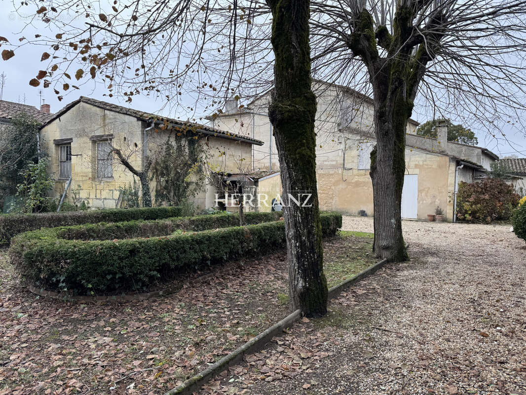 Maison à IZON