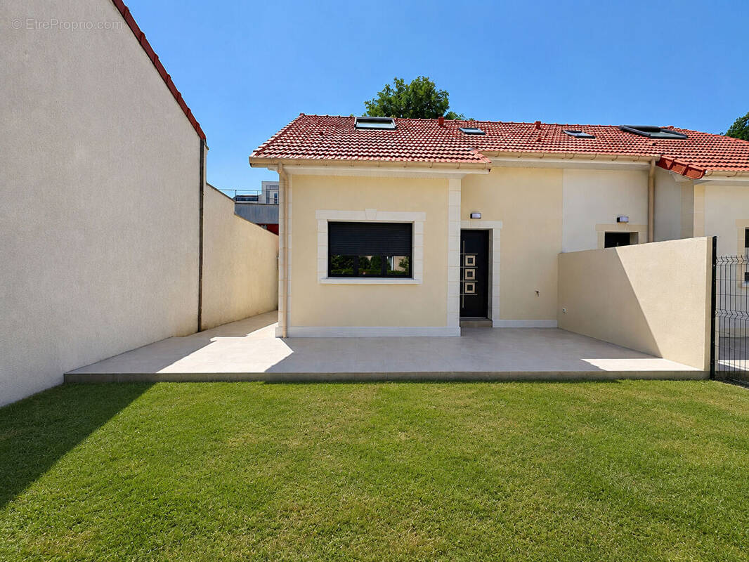Maison à CHATILLON