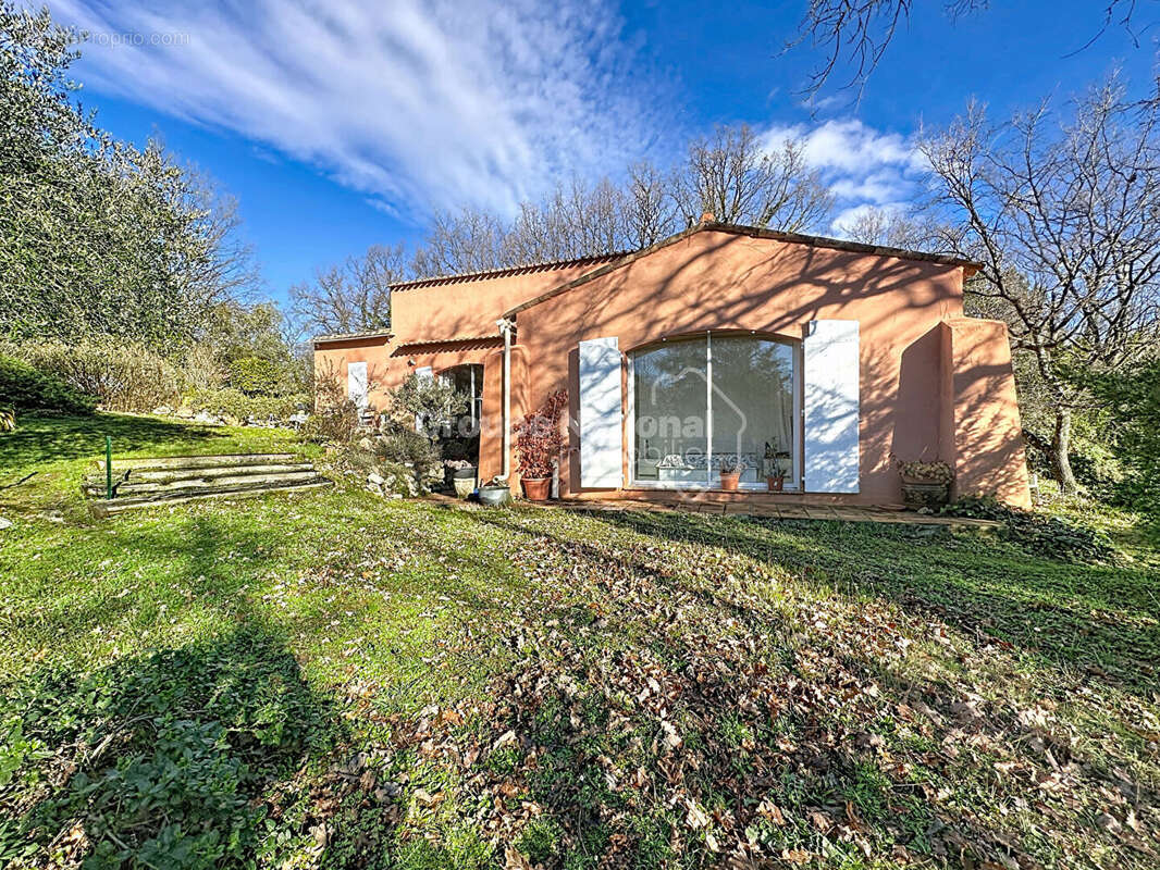 Maison à SAINT-CEZAIRE-SUR-SIAGNE