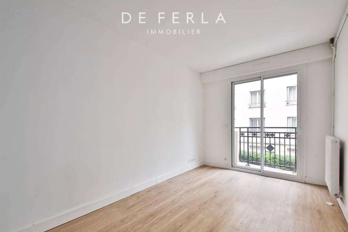 Appartement à PARIS-15E