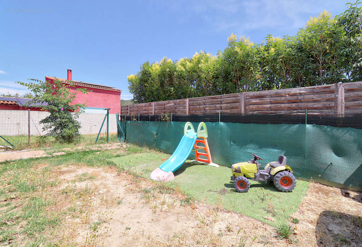 Appartement à VINON-SUR-VERDON
