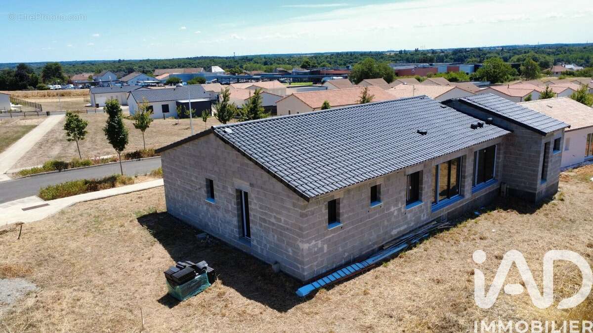 Photo 5 - Maison à VIVONNE