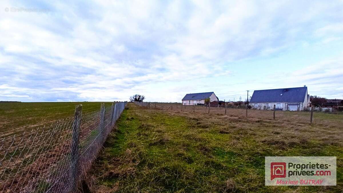Terrain à CHATEAU-RENAULT