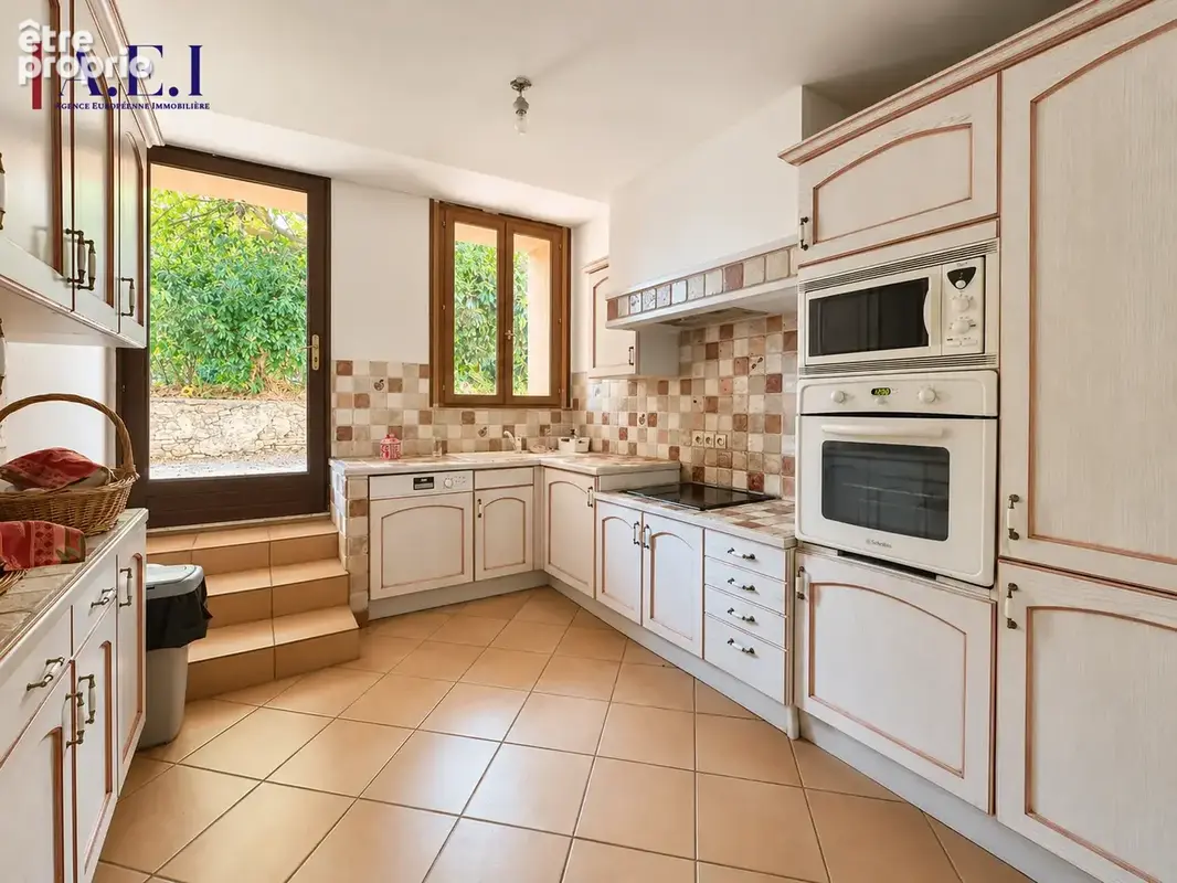 Six Fours les plages - Bas de villa avec jardin et stationnement - photo 8