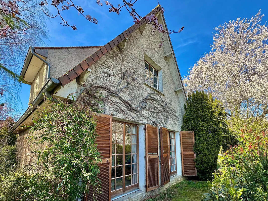 Maison à BEYNES