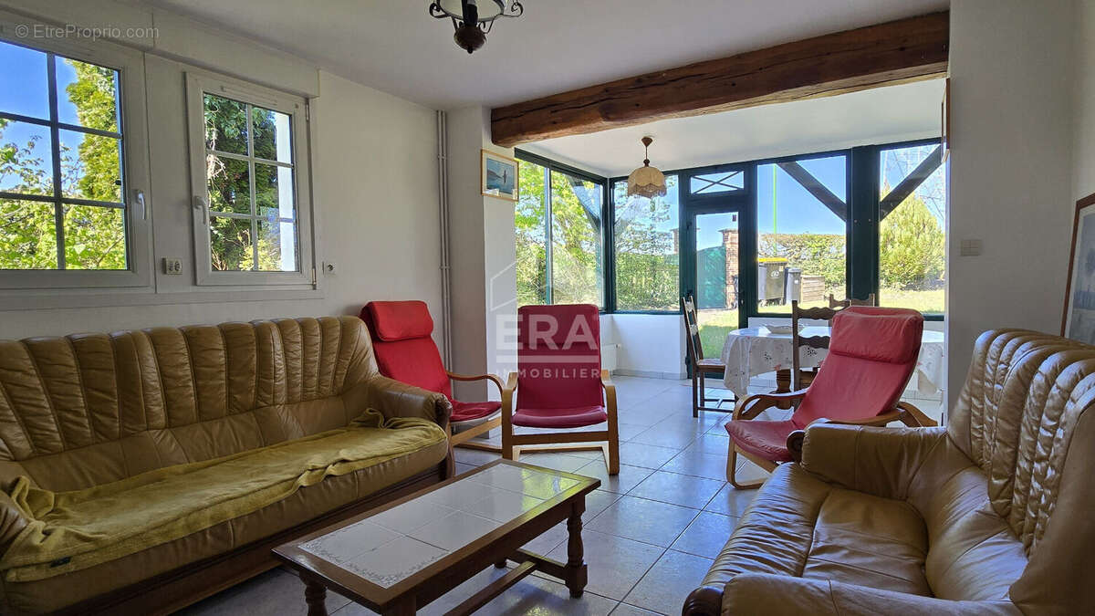 Maison à BELLENGREVILLE