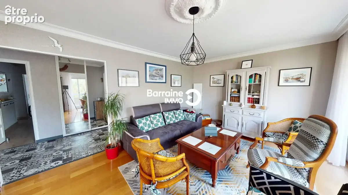 A Vendre Brest Petit Kerzu Appartement T6 98M² 3 Chambres Ascenseur Balcons Exposition Sud - photo 2
