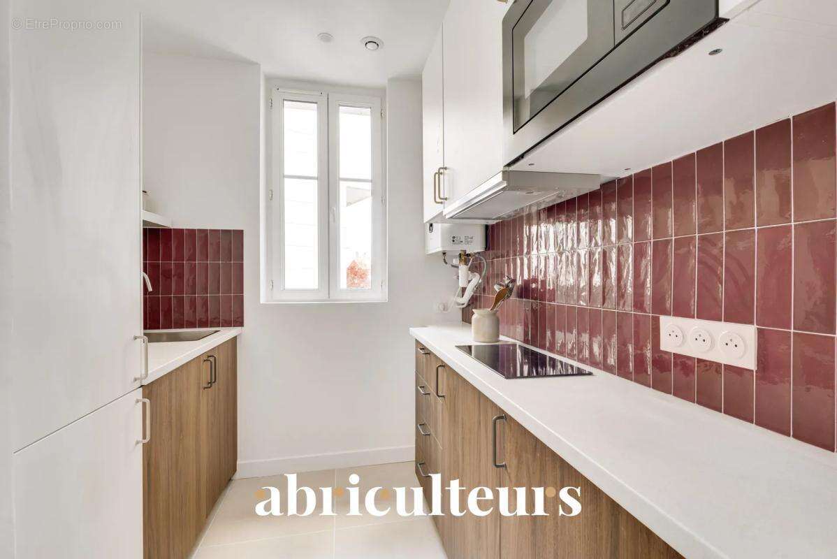 Appartement à COURBEVOIE