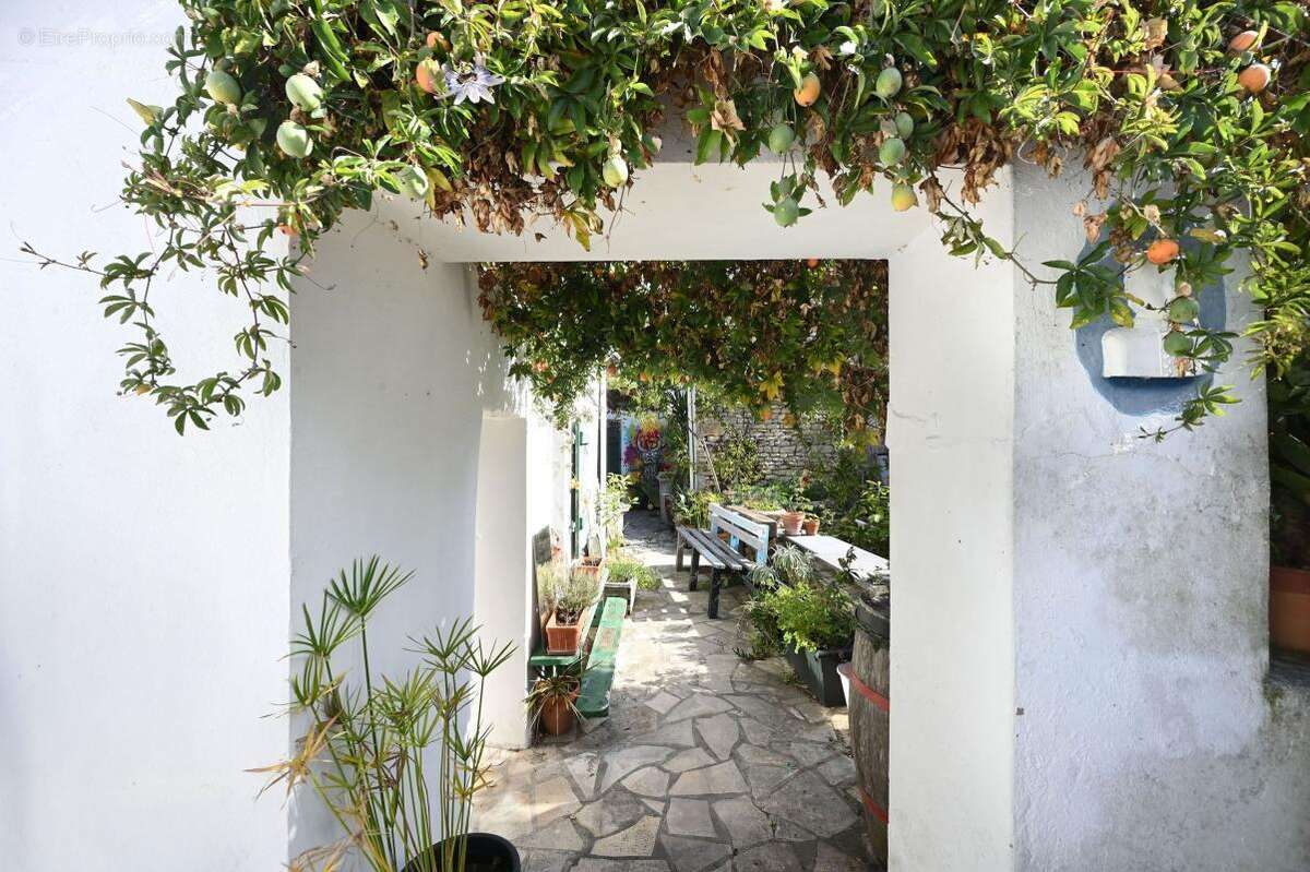 Maison à SAINT-CLEMENT-DES-BALEINES