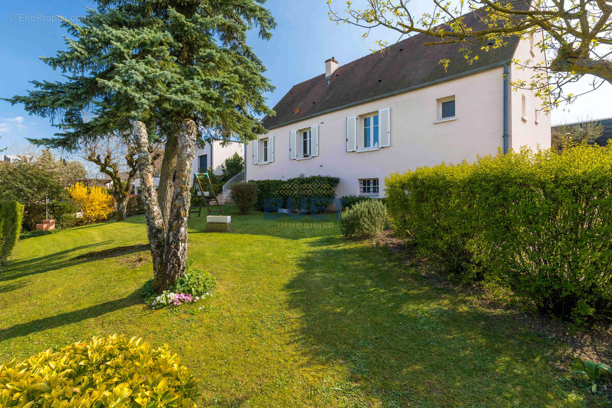 Maison à HAUTEVILLE-LES-DIJON