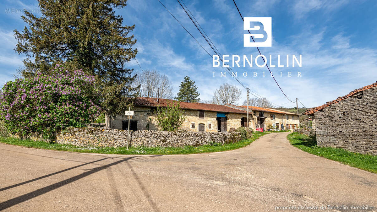 Maison en pierre à rénover de 120 m2 avec terrain et dépendance à VAL D'EPY Senaud (39160) - photo 2