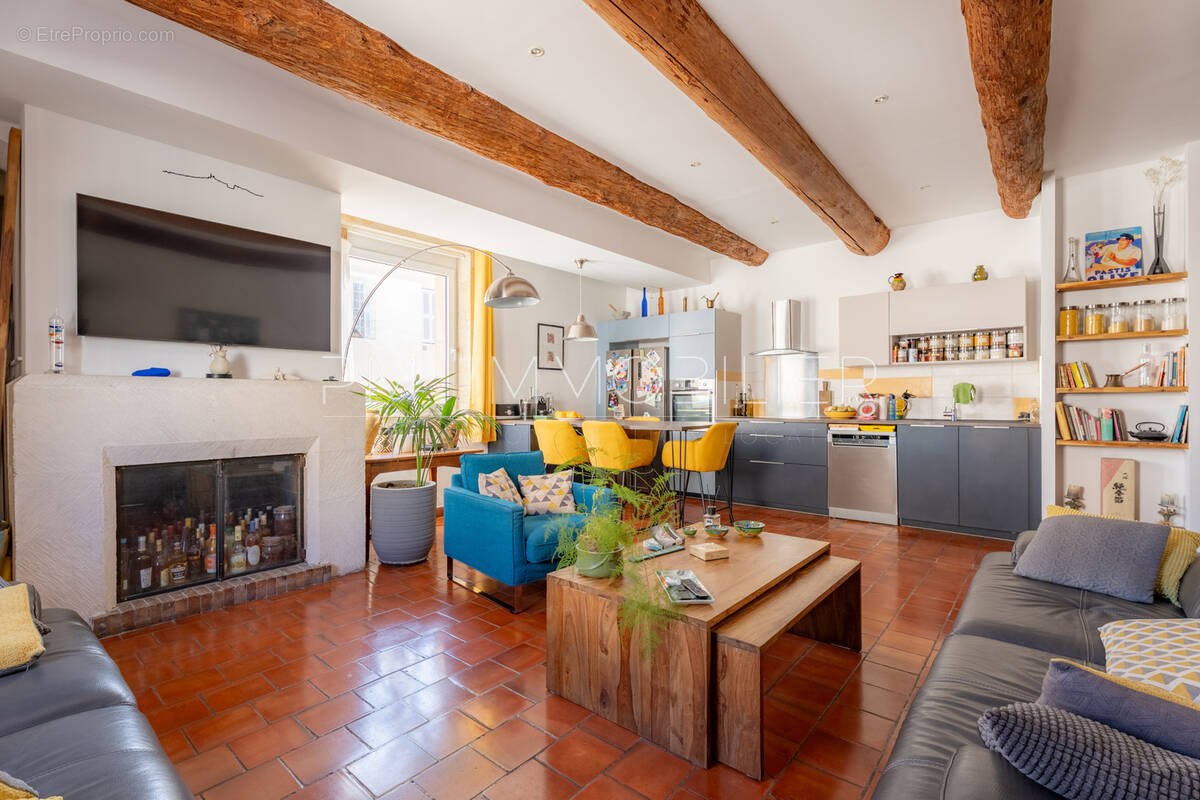 Appartement à MARSEILLE-1E
