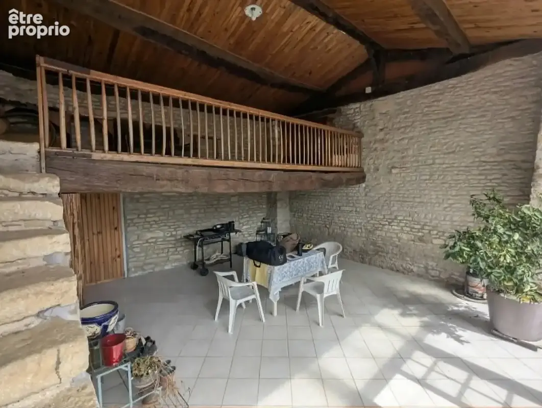 Propriété rurale pleine de caractère avec de vastes dépendances, étang et grands jardins - photo 6