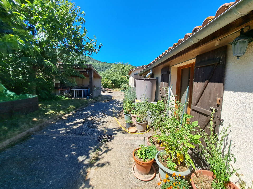 Ensemble immobilier avec vue sur le Pic de Bugarache - photo 12